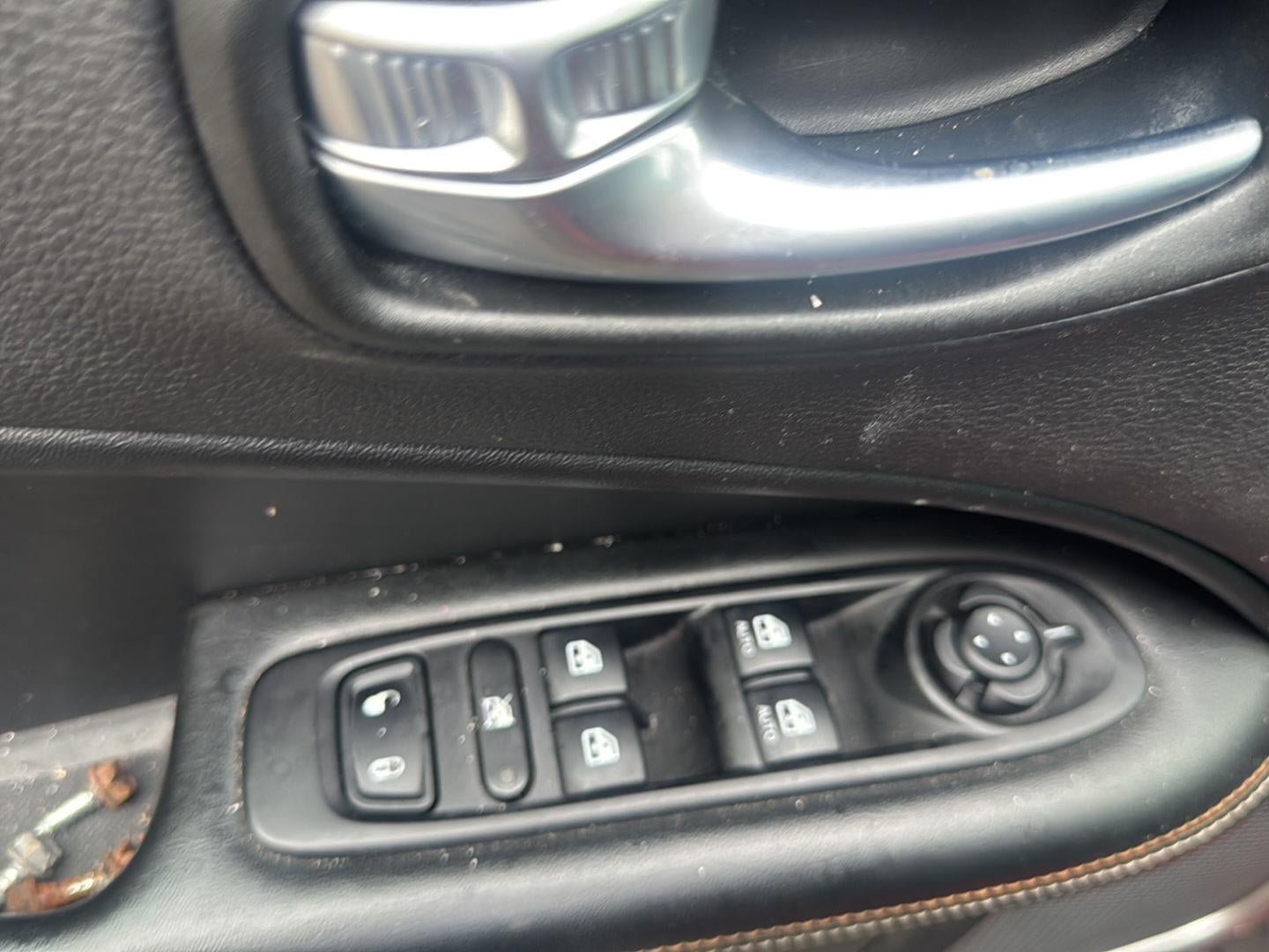 2020 Jeep Compass Latitude w/Sun/Safety Pkg
