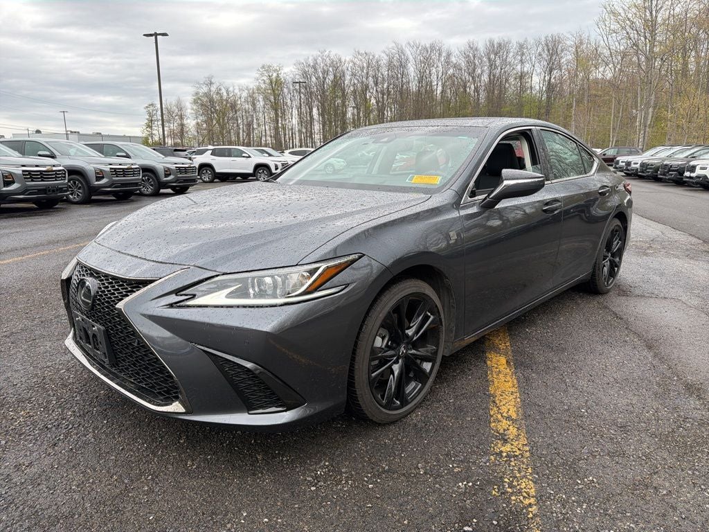 2025 Lexus ES 300h F SPORT Design