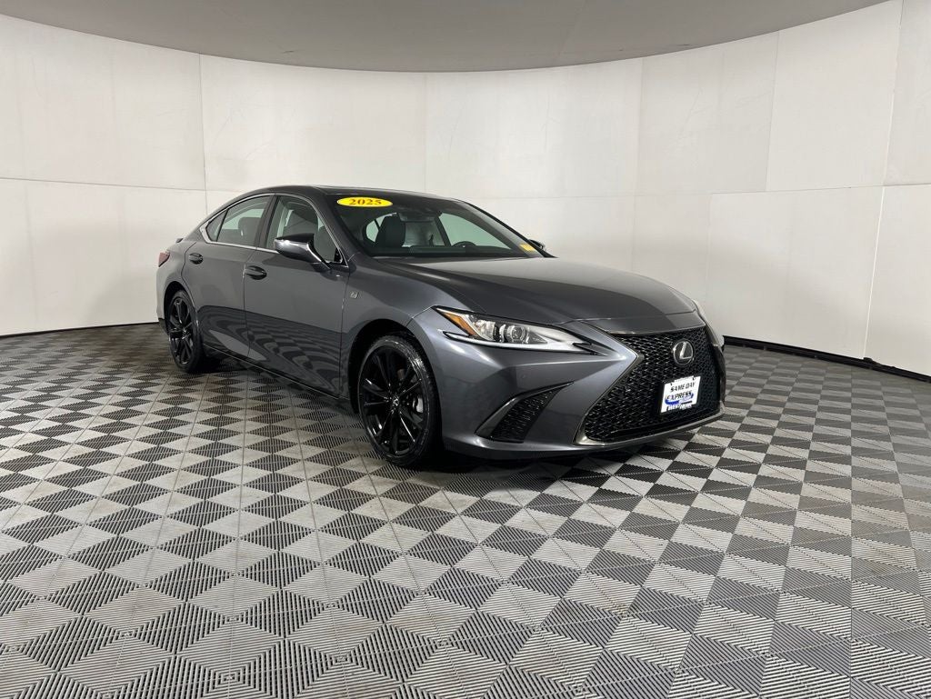 2025 Lexus ES 300h F SPORT Design