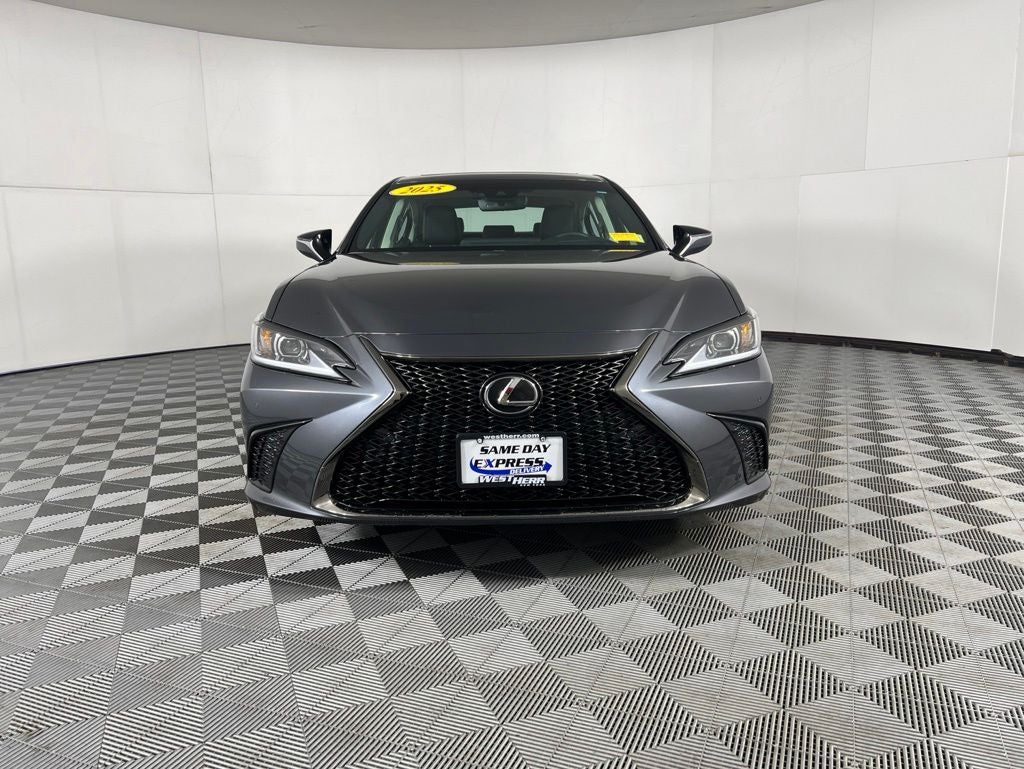 2025 Lexus ES 300h F SPORT Design