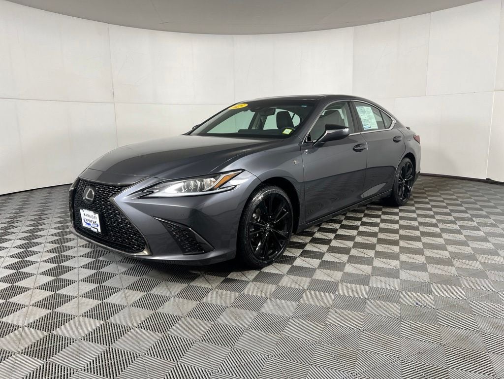 2025 Lexus ES 300h F SPORT Design