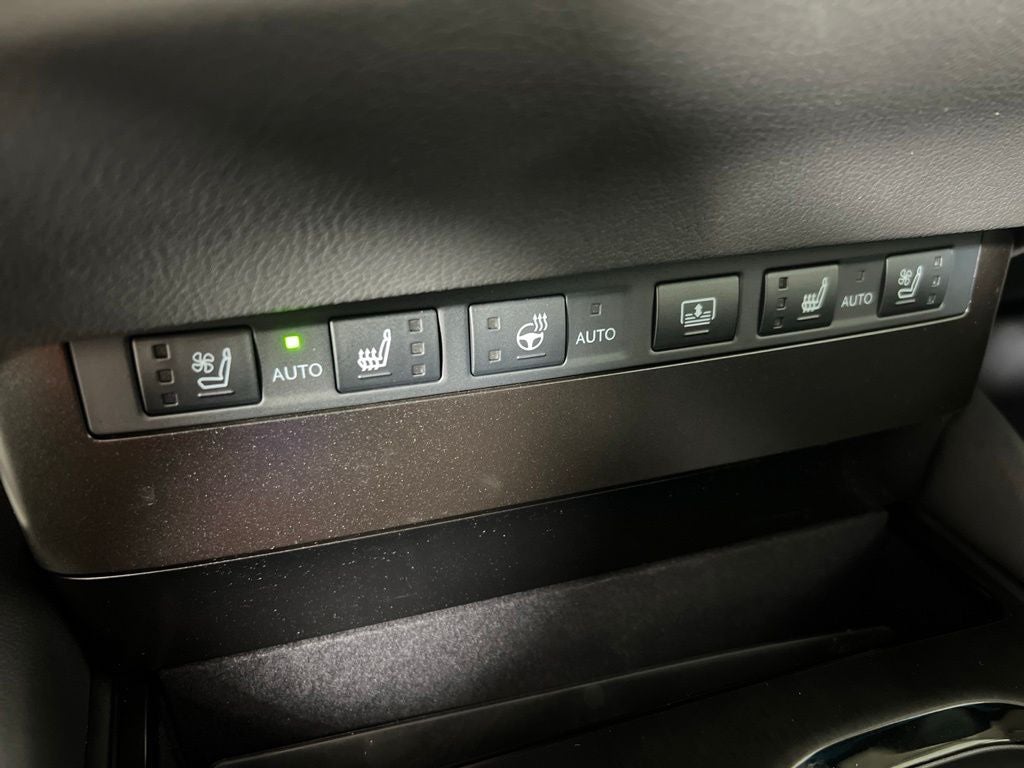 2025 Lexus ES 300h F SPORT Design