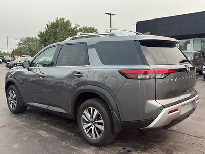 2024 Nissan Pathfinder SL