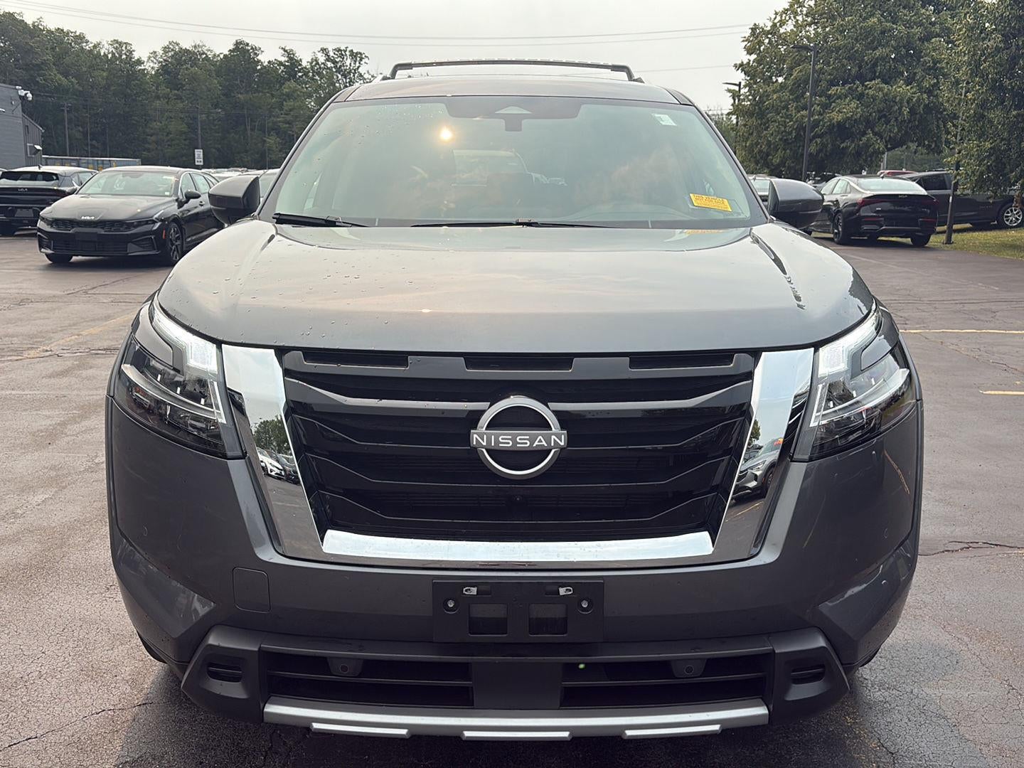 2024 Nissan Pathfinder SL