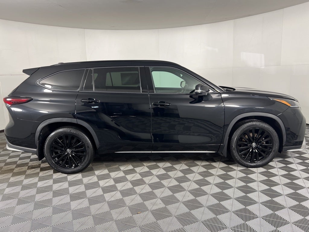 2024 Toyota Highlander Base