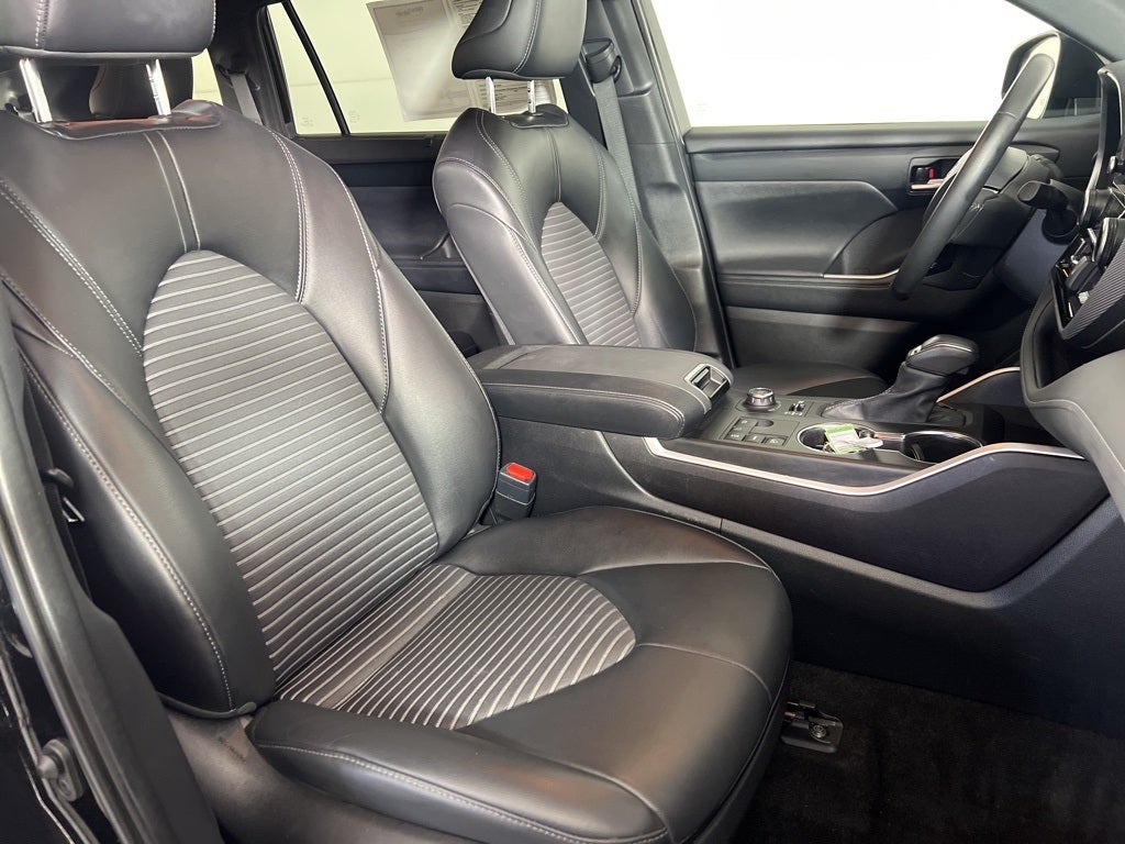 2024 Toyota Highlander Base