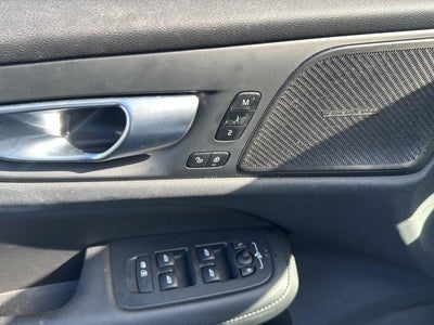 2024 Volvo S60 Plus Dark Theme