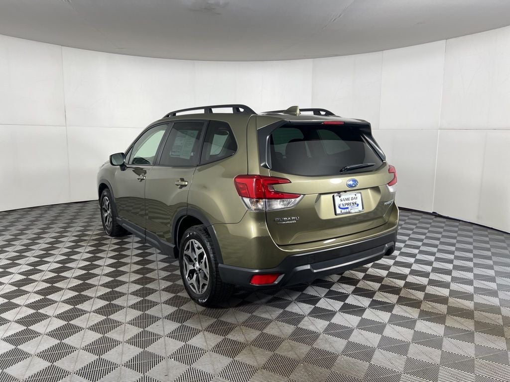 2022 Subaru Forester Premium