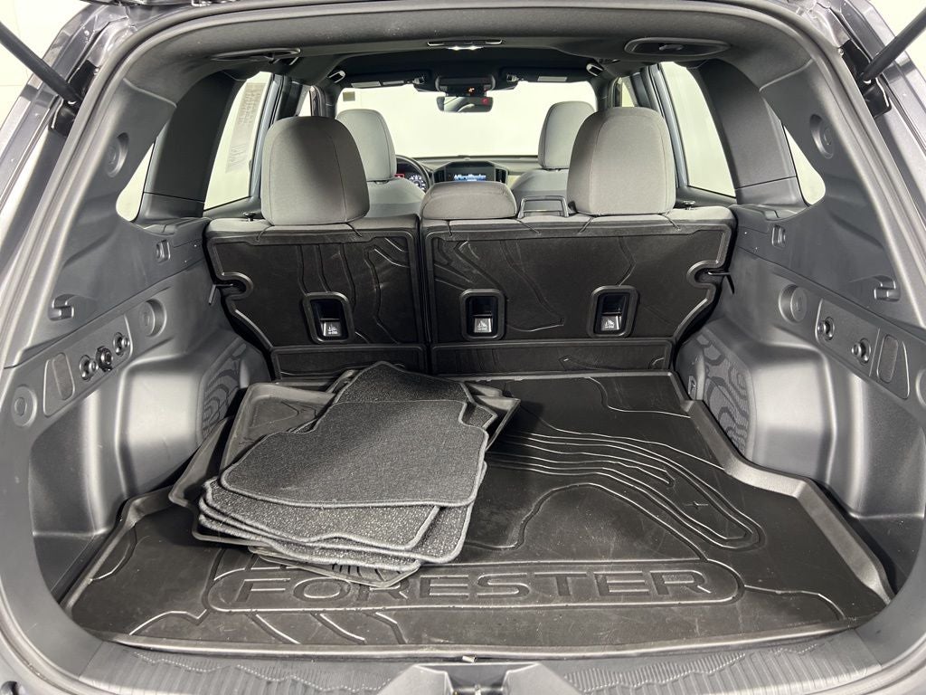 2025 Subaru Forester Base