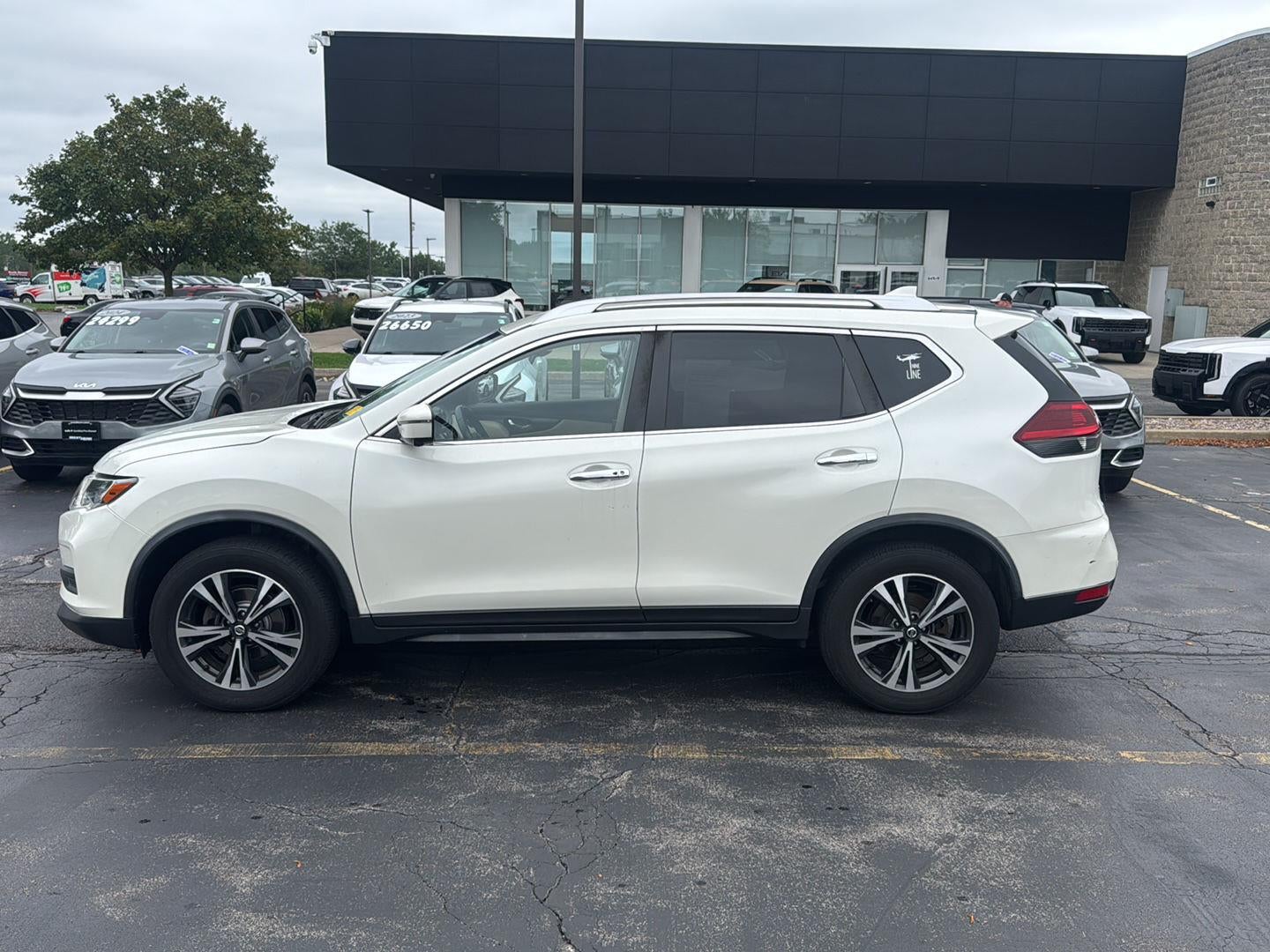 2020 Nissan Rogue SV