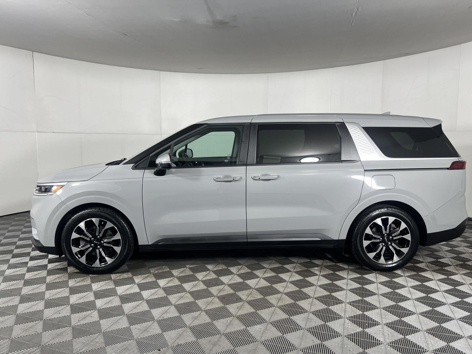2024 Kia Carnival EX