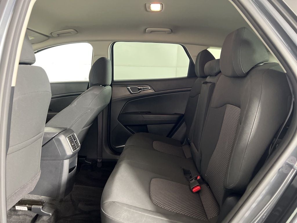 2023 Kia Sportage Hybrid LX AWD