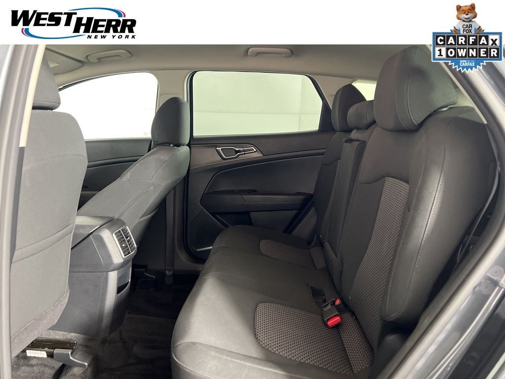 2023 Kia Sportage Hybrid LX AWD