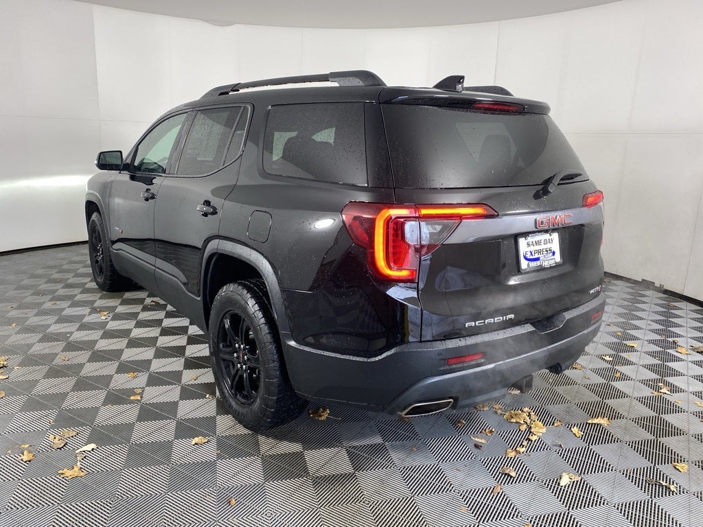 2023 GMC Acadia AT4
