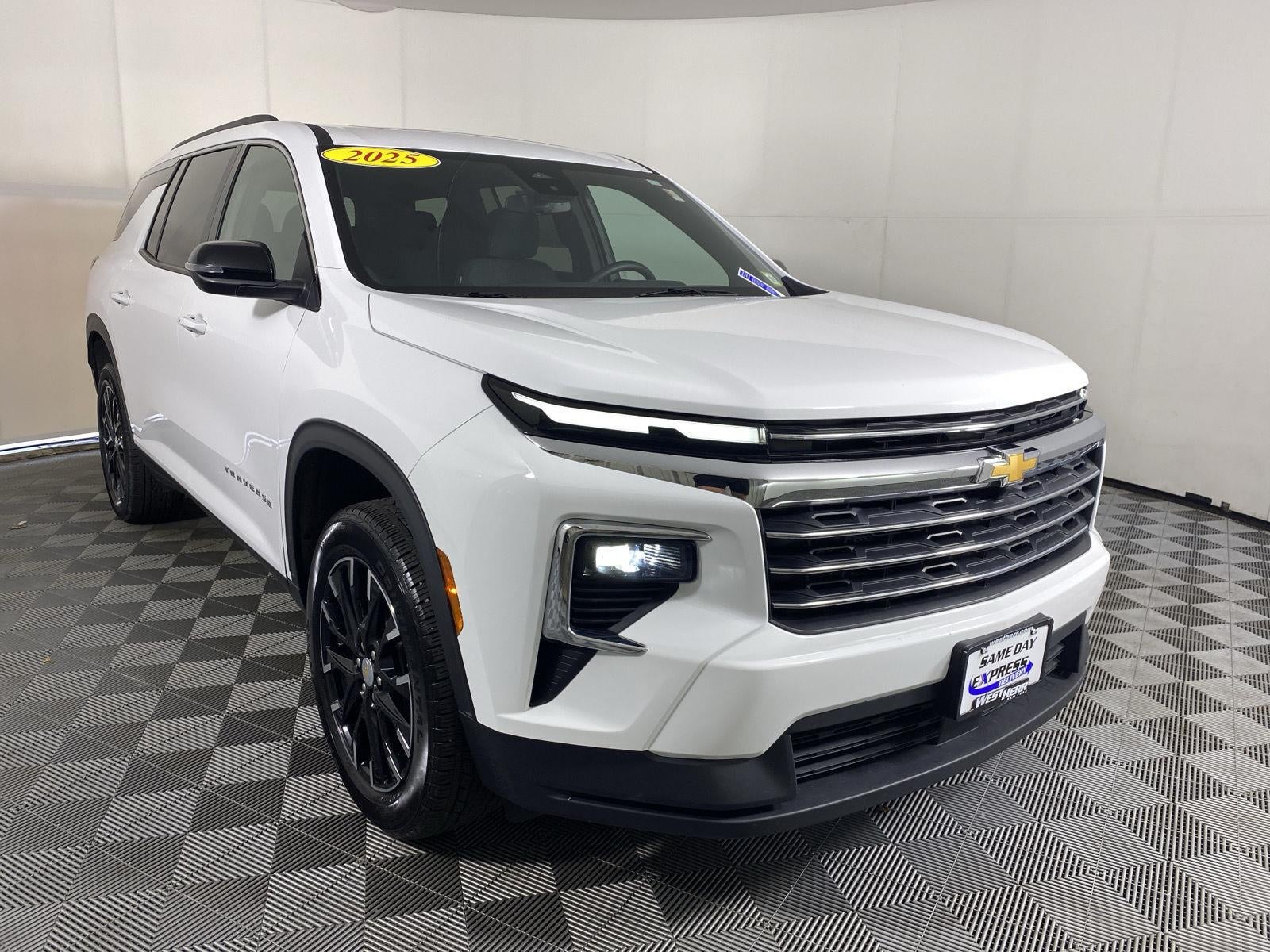2025 Chevrolet Traverse LT