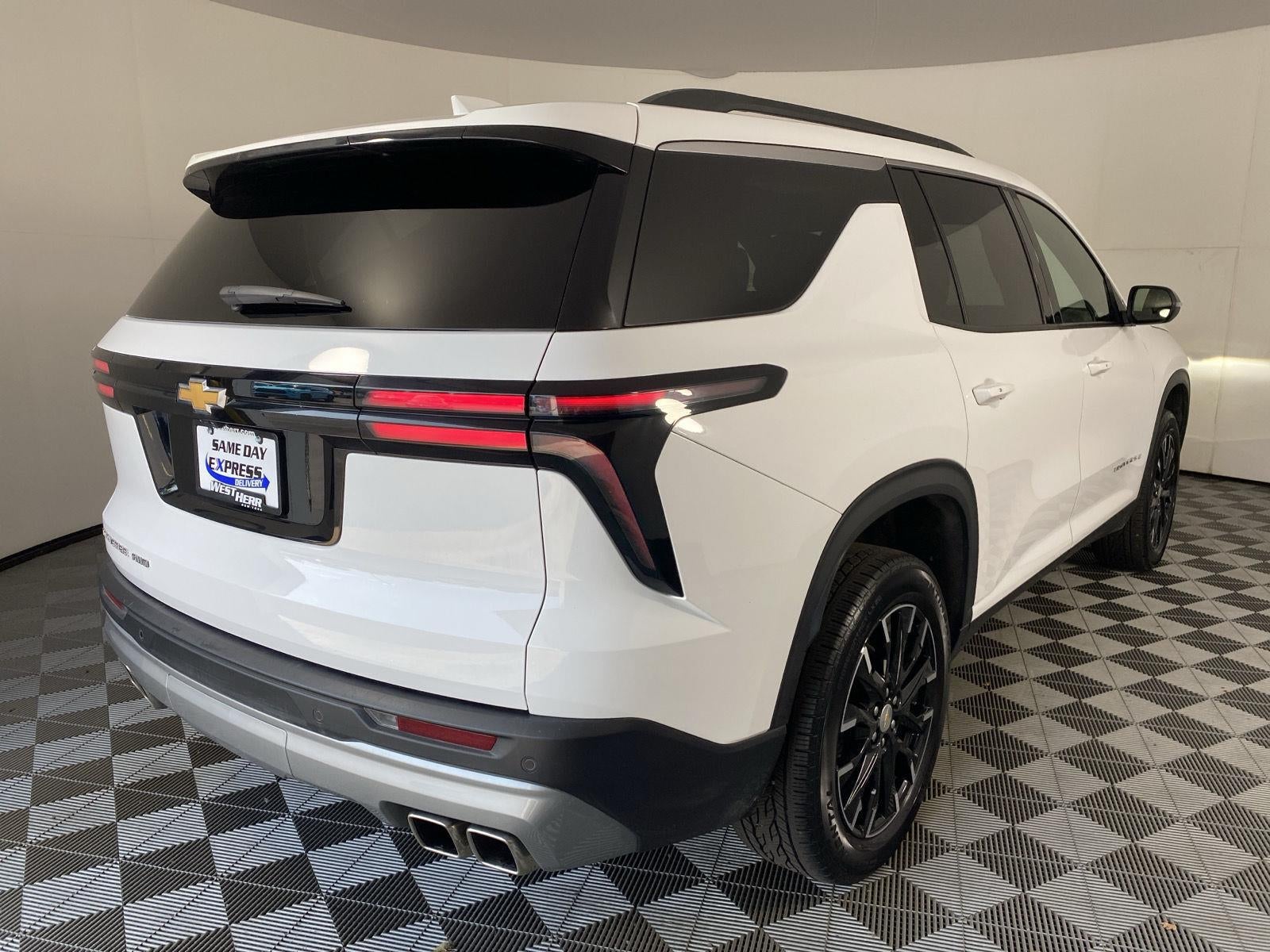2025 Chevrolet Traverse LT