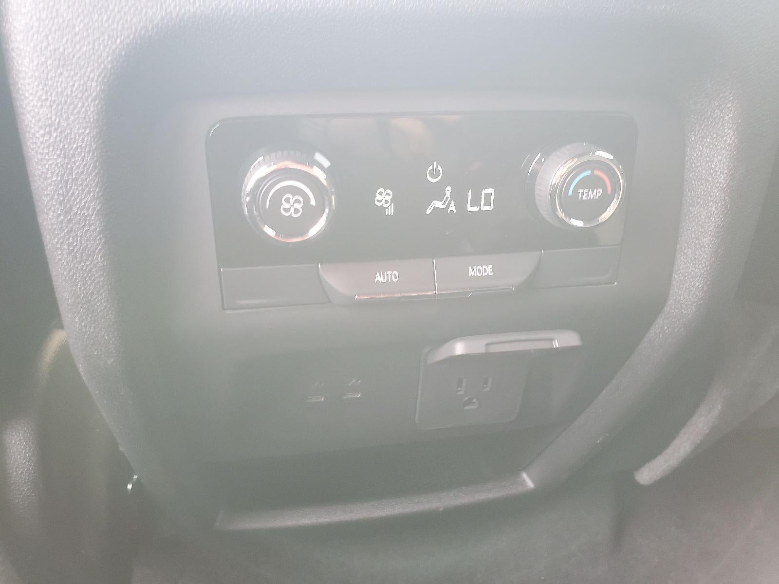 2024 Chevrolet Traverse Base