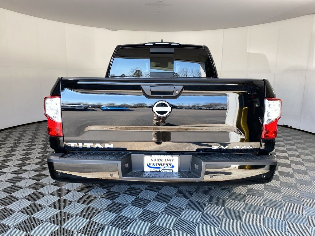 2024 Nissan Titan SV
