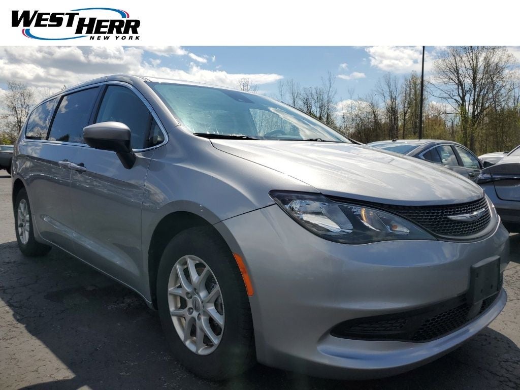 2021 Chrysler Voyager LX