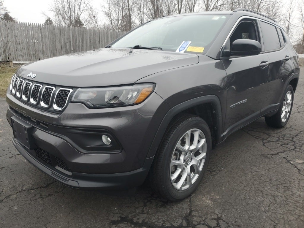 2023 Jeep Compass Latitude Lux