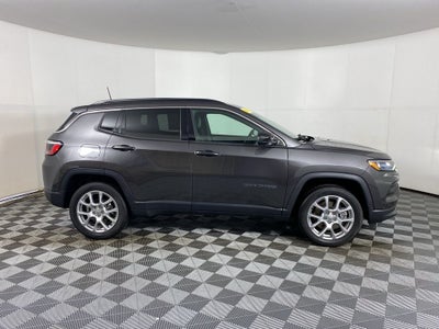 2023 Jeep Compass Latitude Lux