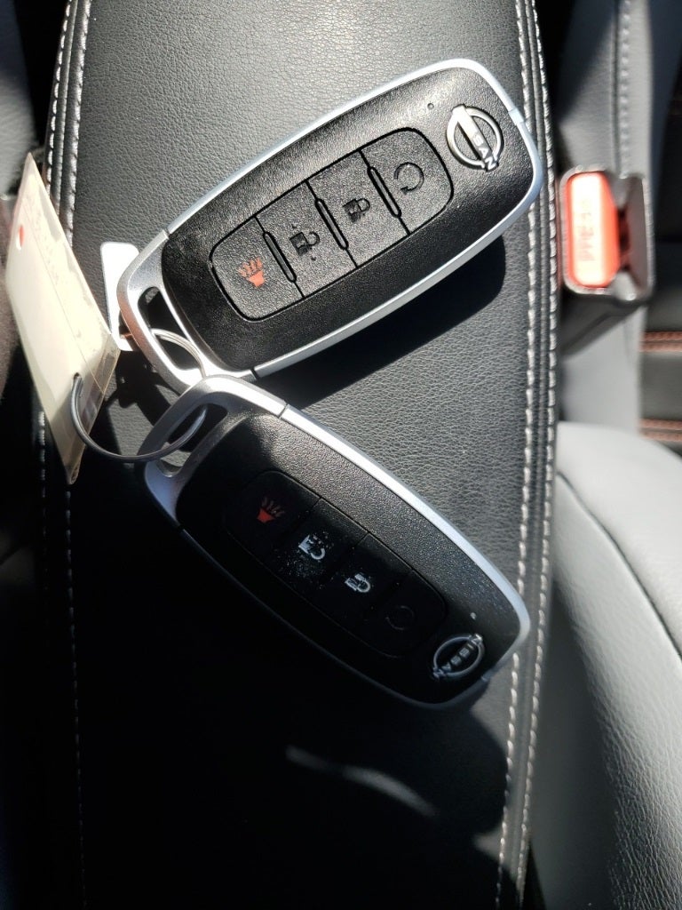 2023 Nissan Kicks SR