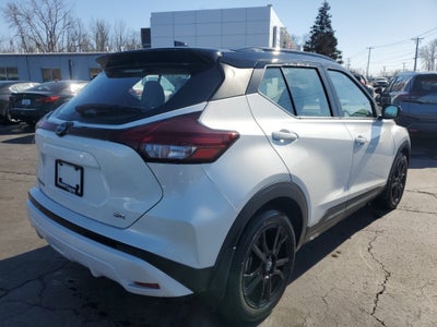 2023 Nissan Kicks SR