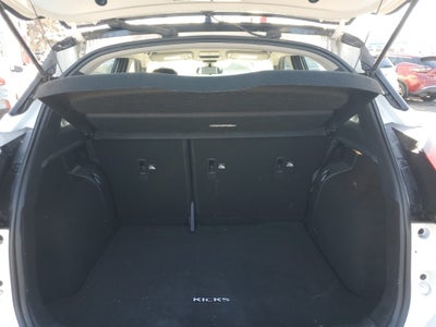 2023 Nissan Kicks SR