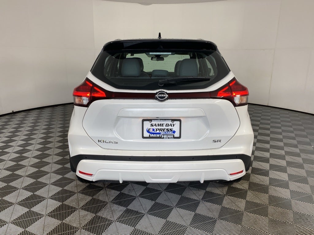 2023 Nissan Kicks SR
