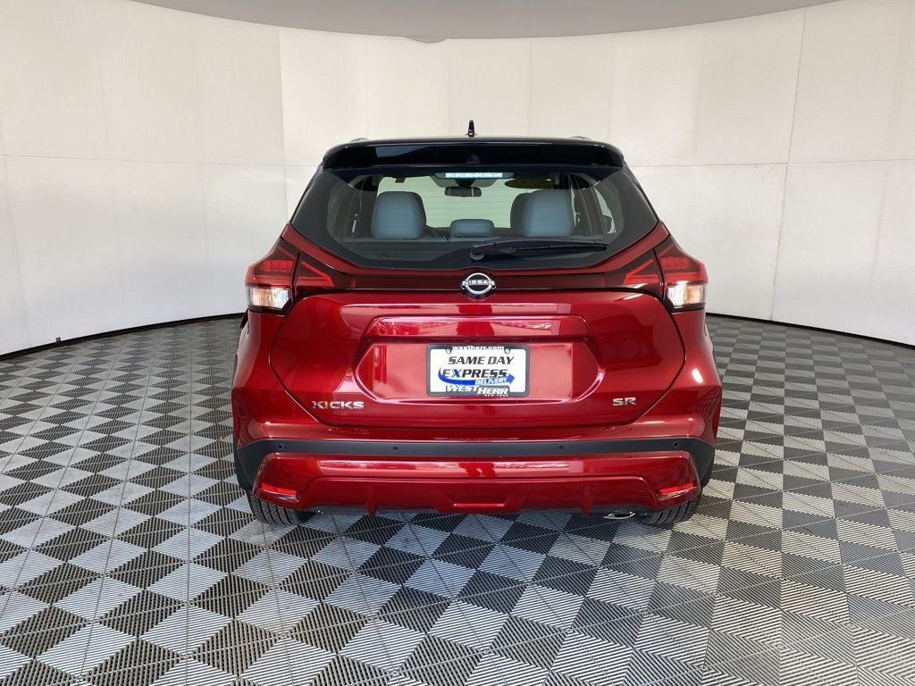 2023 Nissan Kicks SR