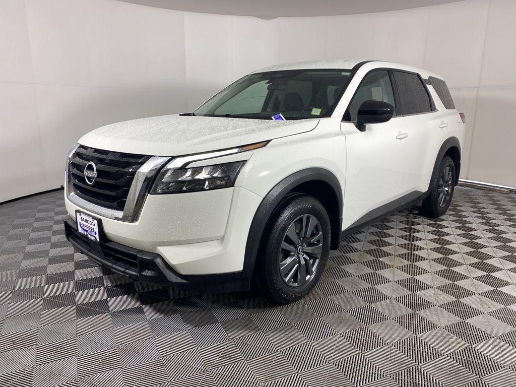 2024 Nissan Pathfinder S