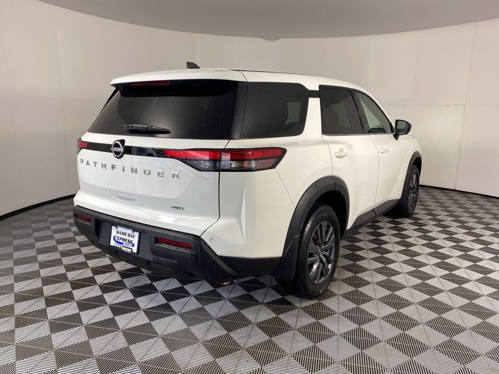2024 Nissan Pathfinder S