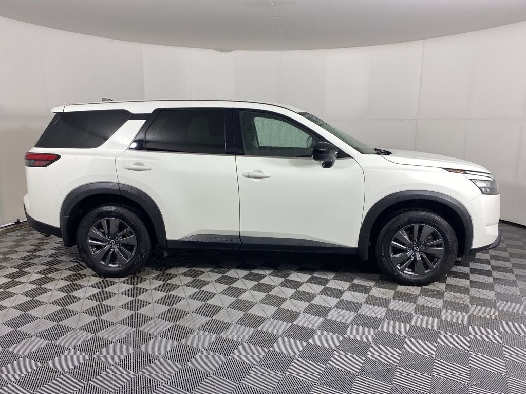 2024 Nissan Pathfinder S