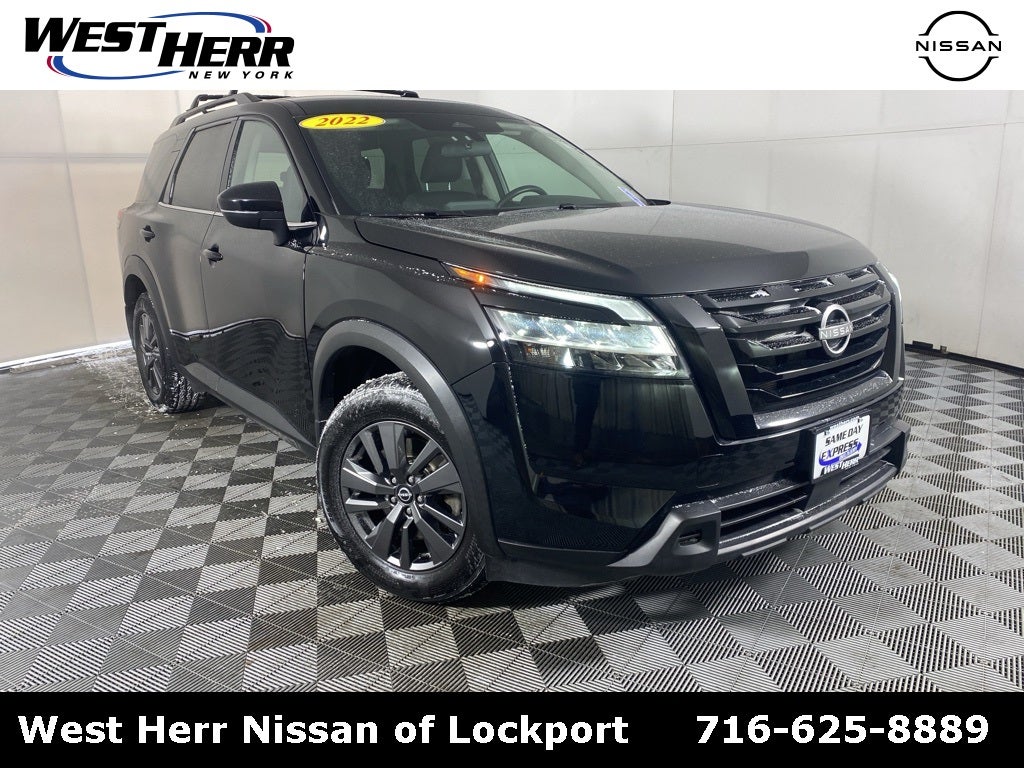 2022 Nissan Pathfinder SV