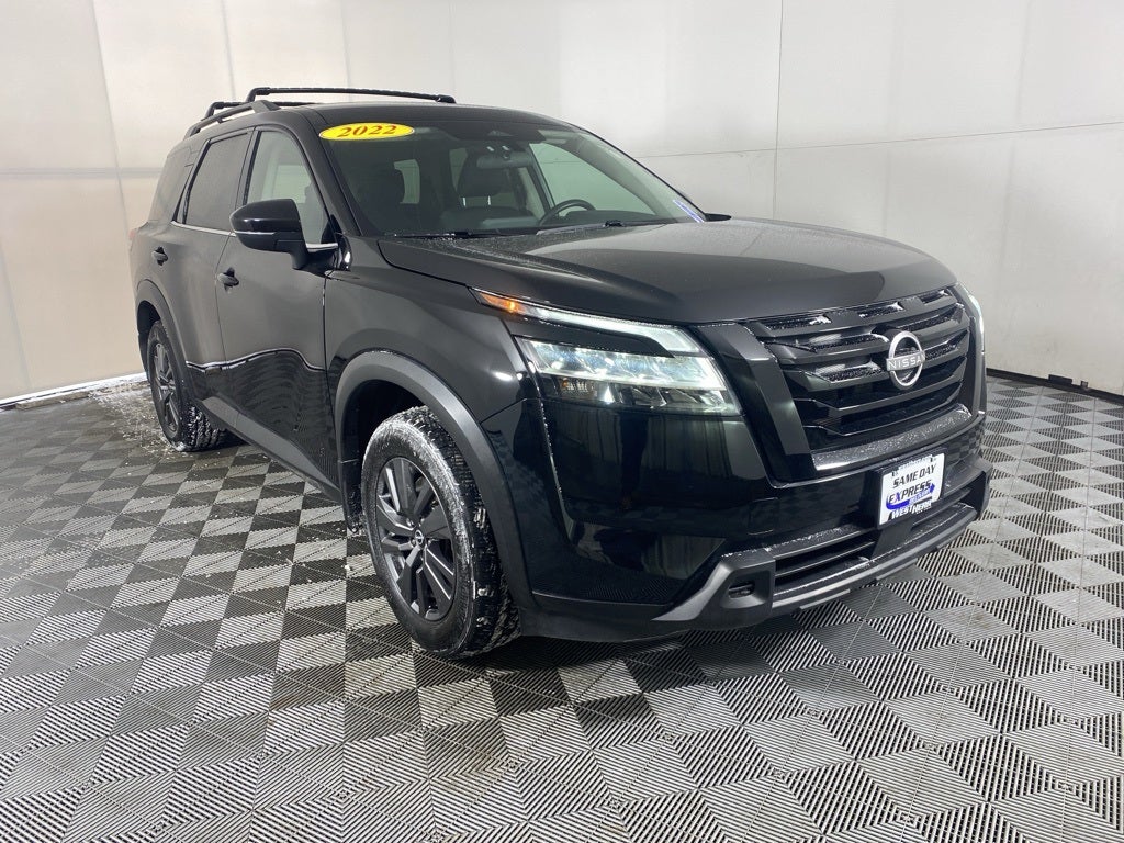 2022 Nissan Pathfinder SV