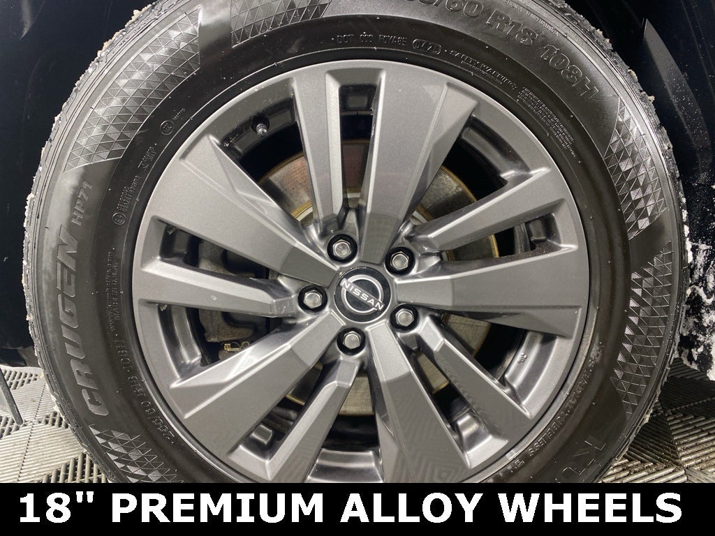 2022 Nissan Pathfinder SV