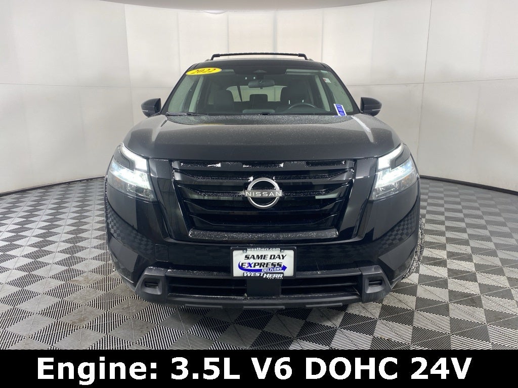 2022 Nissan Pathfinder SV
