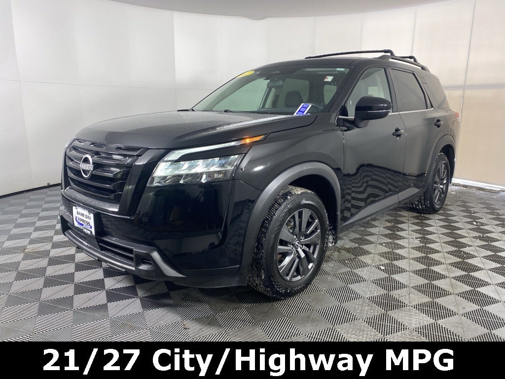 2022 Nissan Pathfinder SV