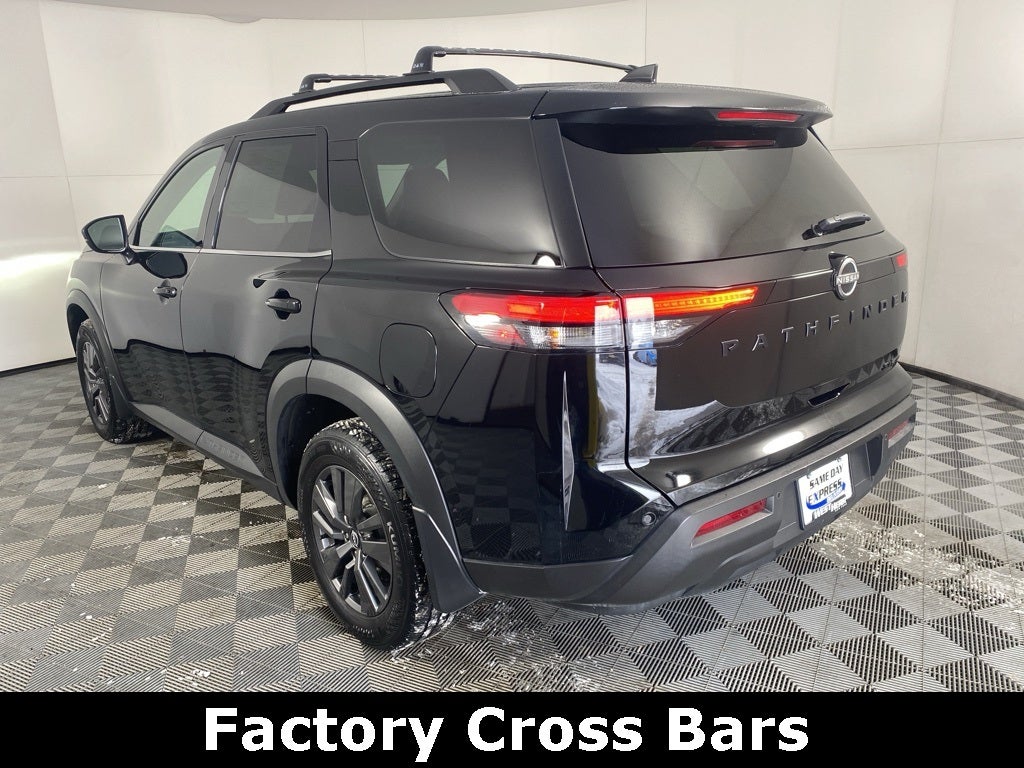 2022 Nissan Pathfinder SV
