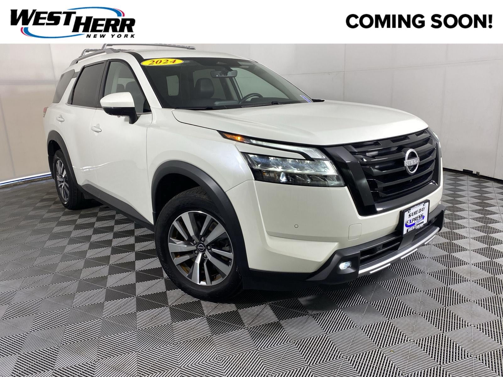 2024 Nissan Pathfinder SL