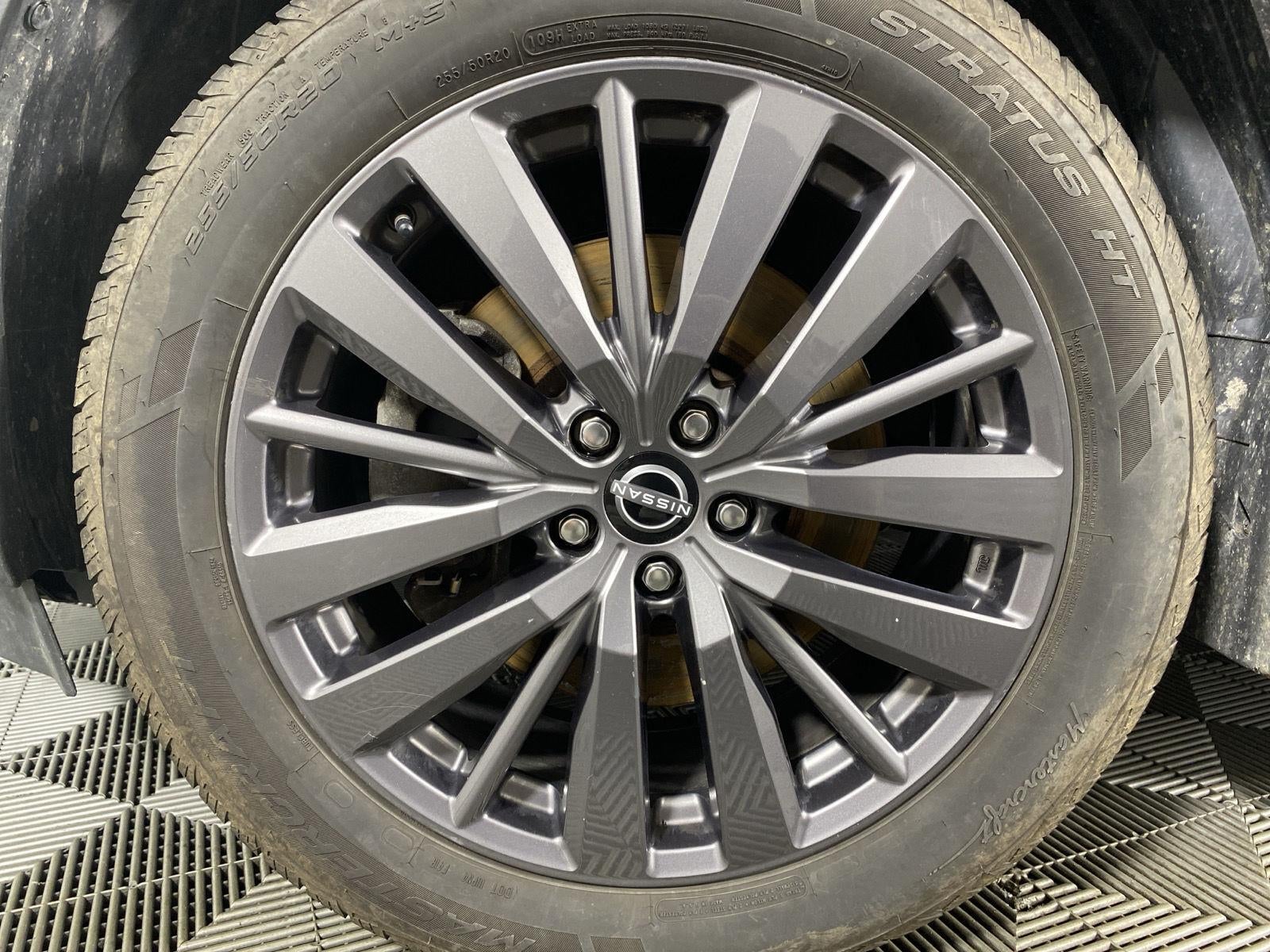 2024 Nissan Pathfinder SL