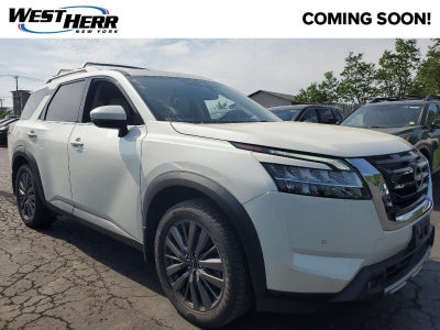 2022 Nissan Pathfinder SL