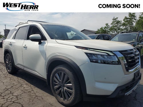 2022 Nissan Pathfinder SL