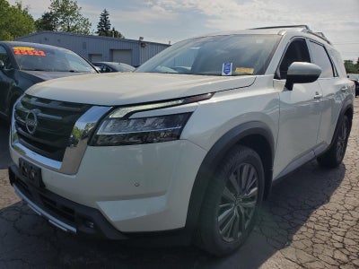 2022 Nissan Pathfinder SL