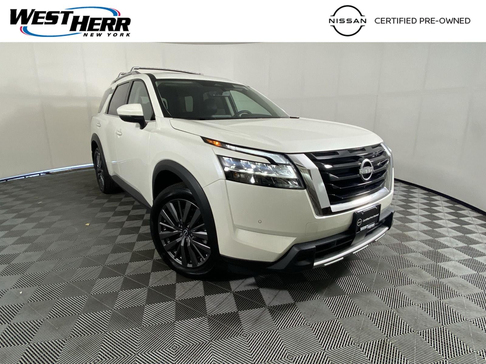 2024 Nissan Pathfinder SL