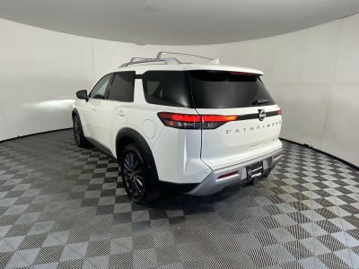 2024 Nissan Pathfinder SL