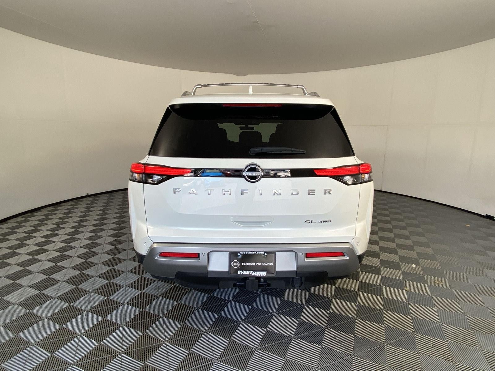 2024 Nissan Pathfinder SL