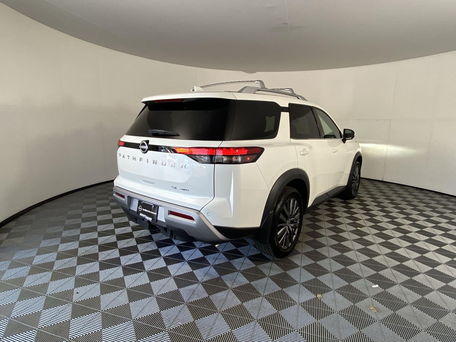 2024 Nissan Pathfinder SL