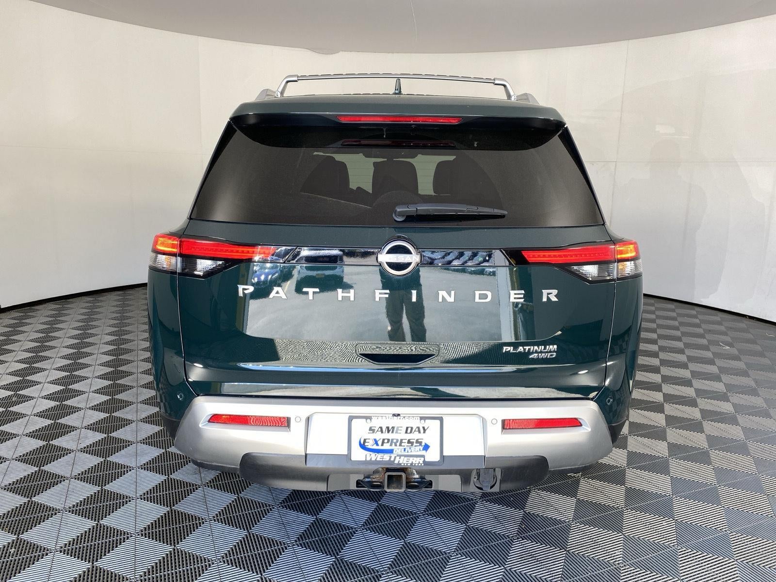 2023 Nissan Pathfinder Platinum