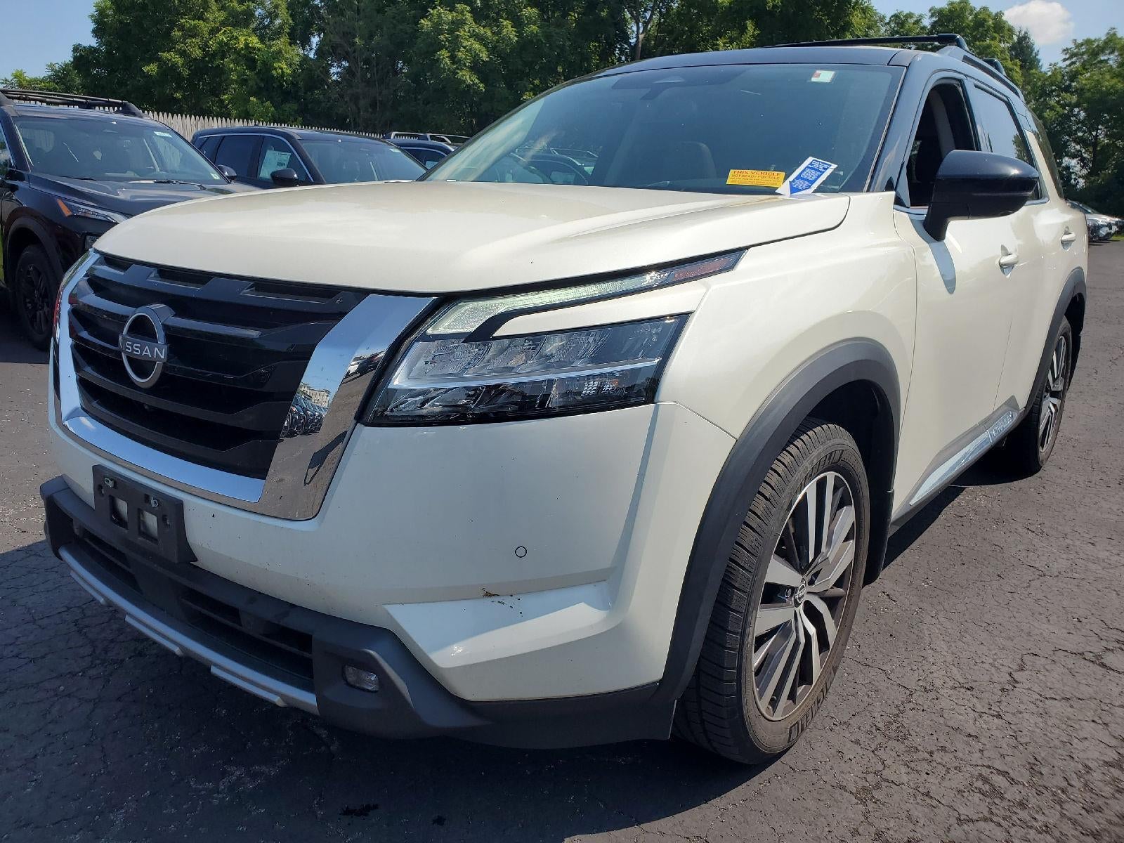 2022 Nissan Pathfinder Platinum
